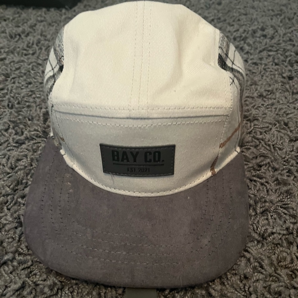 Bay co hat